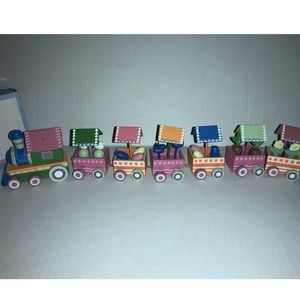 Vintage Cottontale Collection 7 PC Wooden Easter Train Set in box.
